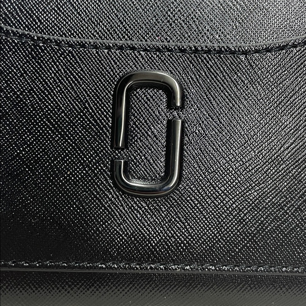 Marc Jacobs ‘The Continental’ Wallet - Picture 6 of 16